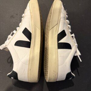 womens veja sneakers size 39 black white